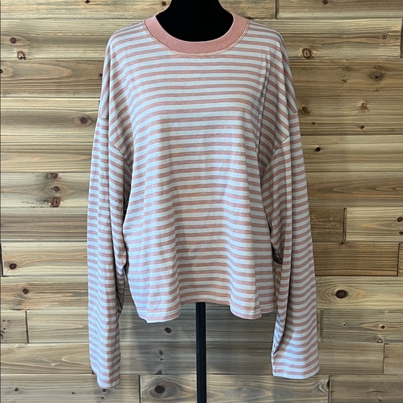 Lioness bloom long sleeve crew neck boxy t-shirt in pink stripes - Picture 5 of 13